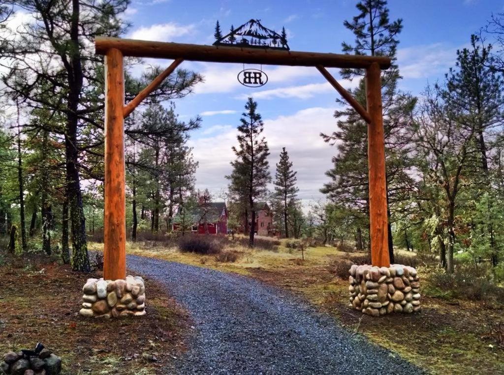 Готель Treehouse Ranch Goldendale Екстер'єр фото